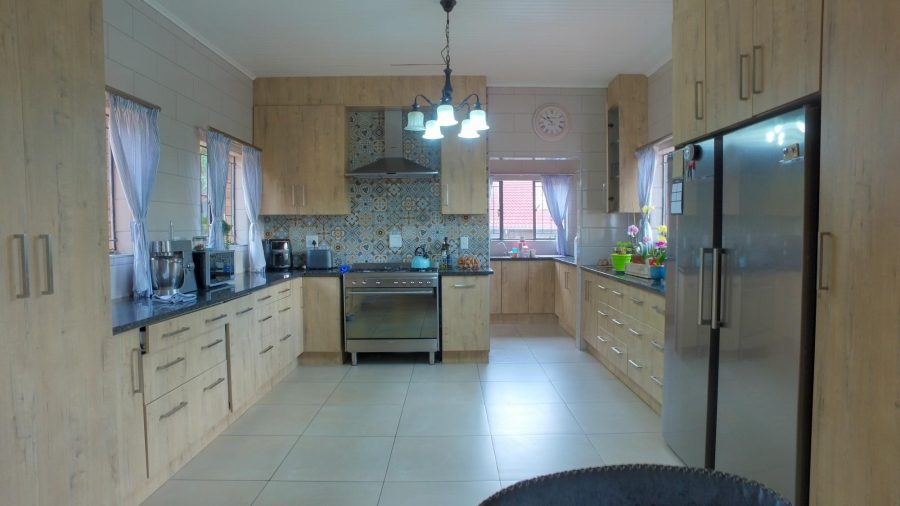 4 Bedroom Property for Sale in Safari Gardens North West